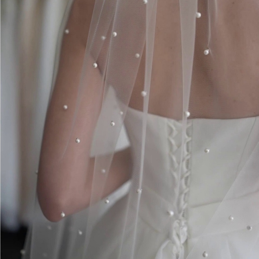 Pure white 24 inch wedding veil